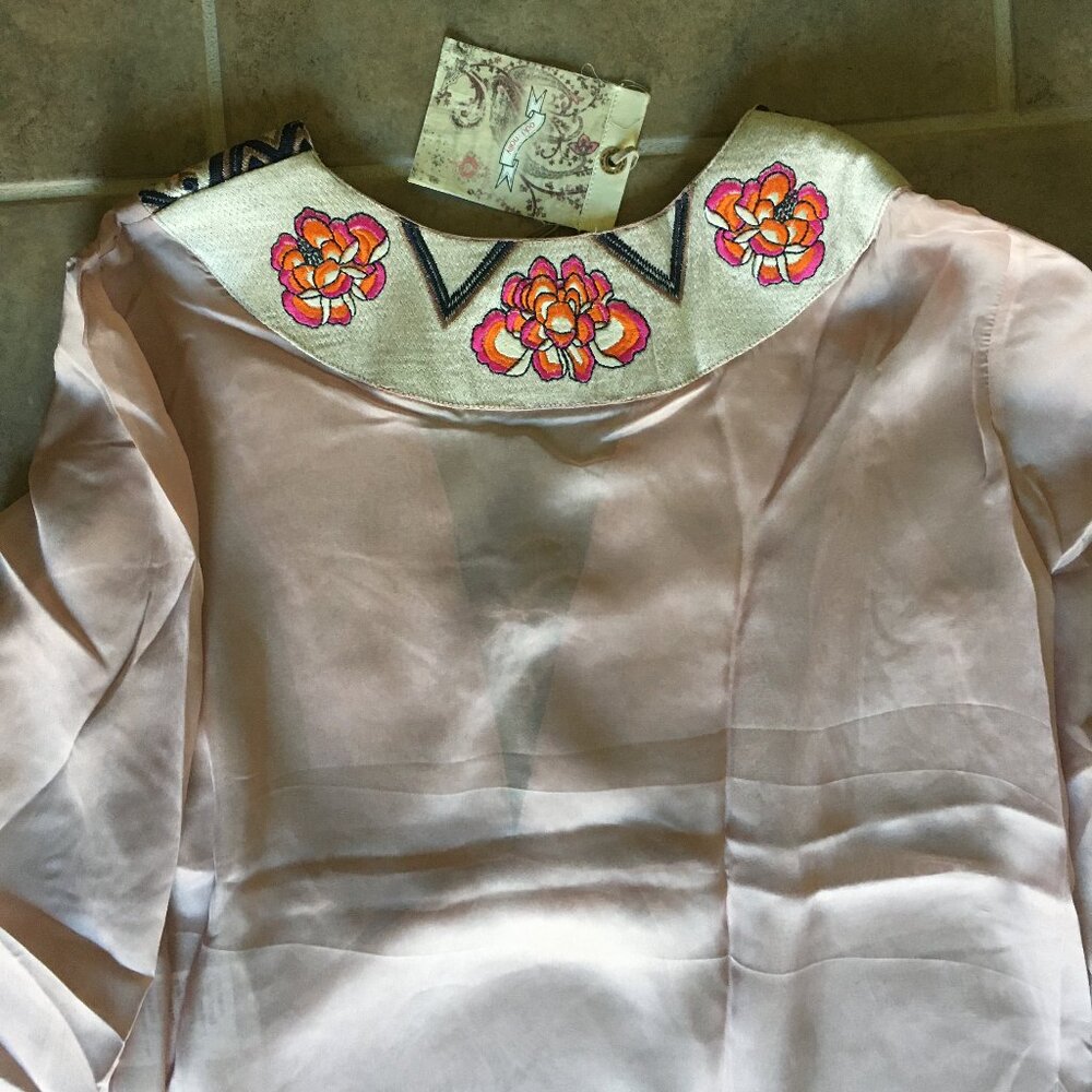 New Odd Molly Powder 100% Silk Blouse Size1 (Small) & Size 4 (X-Large) - Picture 4 of 11